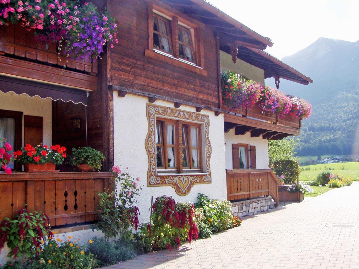 Ferienwohnungen Mit Bergblick Inzell Exterior foto